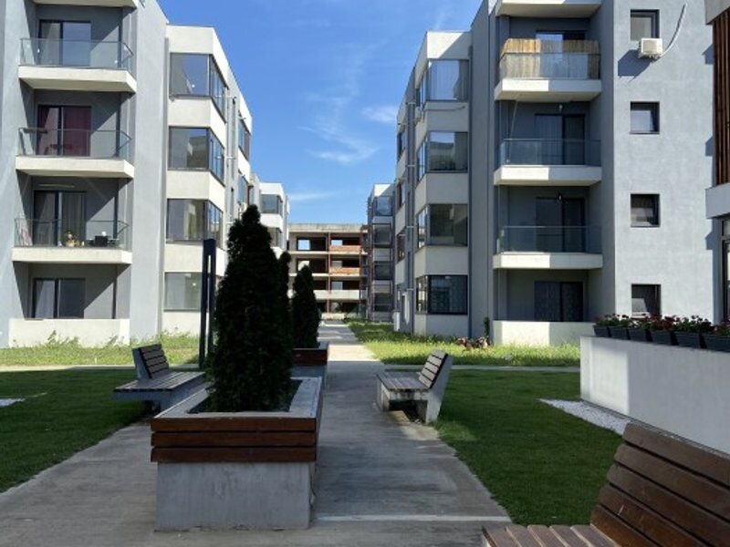 Cernica, apartament 3 camere, 2 balcoane, 83 mp.